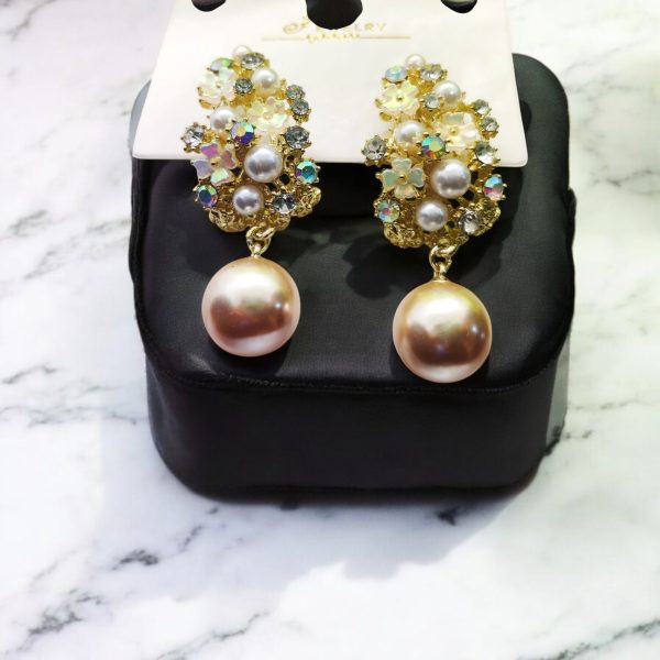 Imported Enchanted Floral Pearl Earrings – Luxurious Elegance Redefined! Intricate Floral Designs Adorned With Shimmering Crystals